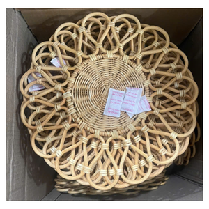 Set de table en rotin naturel de qualité supérieure avec motif floral fait main |   Assiette de présentation en osier pour la décoration de table - Product Image 1