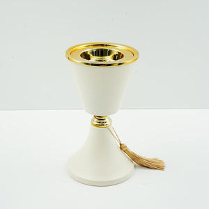 Encensoir moderne en bois blanc, finition de luxe, avec insert métallique doré et pompon décoratif, pour Bakhoor, vente en gros - Product Image 1