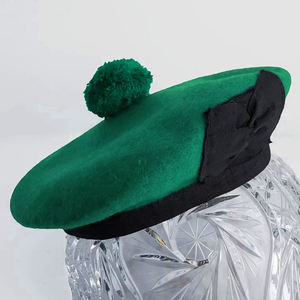 หมวกบัลมอราลขนสัตว์สีเขียวเทอร์ควอยซ์สไตล์สก็อต ทำมือ พร้อมพู่ห้อย  รับผลิตตามสั่ง ขายส่งจากโรงงาน - Product Image 4