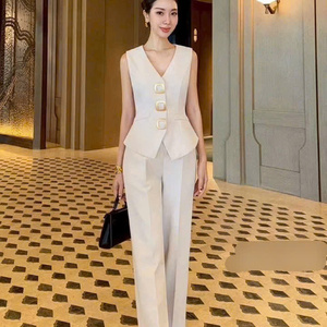 ชุดเซ็ตสองชิ้นสำหรับฤดูร้อน เสื้อผ้าผู้หญิง สวมใส่สบาย แฟชั่นธรรมชาติ ซักได้ บรรจุภัณฑ์แบบกำหนดเอง จากผู้ผลิตในเวียดนาม - Product Image 3