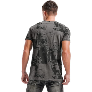 เสื้อยืดคอกลมสีเทาเข้มแบบดิสเทรสวอชสำหรับผู้ชาย ผลิตจากโรงงานในยุโรป เหมาะสำหรับฤดูร้อน - Product Image 2