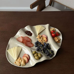 Plato de Cerámica Amarillo Hecho a Mano de Calidad de Exportación, Diseño Floral Tradicional, Vajilla Artesanal Pulida y Duradera - Product Image 1