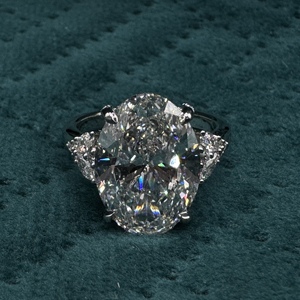 Magnifique bague en diamant ovale de 7,56 carats cultivé en laboratoire en platine PT950 pour femmes - Product Image 2
