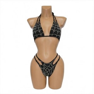 Ensemble de yoga 2 pièces imprimé papillon bleu avec finition dorée, body à col en V profond et jupe portefeuille longueur genou - Product Image 1