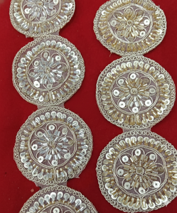 Tissu en dentelle de soie laiteuse de luxe, brodé de perles fixes et de dentelle, richement perlé, pour robe de mariée et tenue de soirée haut de gamme - Product Image 3