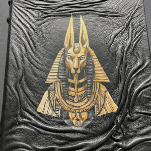Grimorio Antiguo de Anubis |   Diario de Cuero con Diseño de Dioses Egipcios |   Libro de hechizos esotéricos hecho a mano |   Cuaderno de Arte Mitológico y Libro de Sombras - Product Image 6