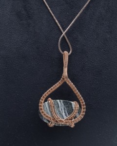 Collar con Colgante de Piedra de Ágata Natural Envuelto en Alambre de Cobre, Joyería Boho Hecha a Mano con Piedras Preciosas, Venta al Por Mayor - Product Image 3