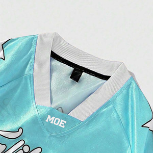 Camiseta Deportiva Unisex de Fútbol Americano 100% Poliéster con Estampado Gráfico Personalizado, Cuello en V, Hombros Caídos y Manga Corta - Product Image 4