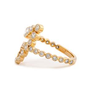 Bague de luxe en diamant de laboratoire, or jaune 14 carats, taille brillant rond, sertie clos, bague statement, monogramme personnalisé, bijoux en diamant de laboratoire - Product Image 6