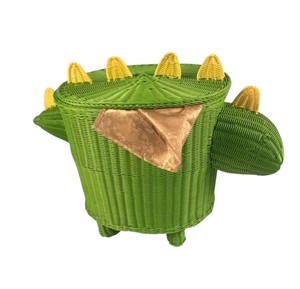 Panier de rangement en rotin en forme de dinosaure vert pour l'organisation des jouets des enfants, design animal mignon, matériau naturel écologique - Product Image 1
