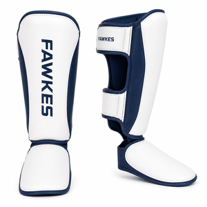 Rodilleras Fawkes Blancas y Azul Marino de PU Ajustables para Artes Marciales, Equipo de Protección Transpirable y Ligero con Marco Metálico para Adultos - Product Image 1