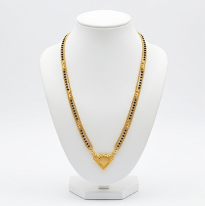 Collar de Cuentas Chapado en Oro para Mujer Divyoro con Colgante de Corazón, Estilo Clásico, Joyería Hindú para Bodas - Product Image 1
