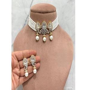 ชุดสร้อยคอแฟชั่นประดับมุกและเพทายสีขาวขัดเงาคุณภาพพรีเมียม พร้อมต่างหู เหมาะสำหรับเป็นของขวัญงานแต่งงานสำหรับผู้หญิง - Product Image 2
