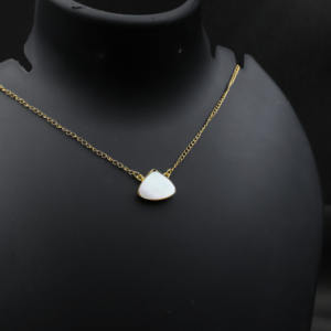 Collar de Cadena Chapado en Oro de 18k con Colgante de Perla, Joyería Minimalista para Regalo - Product Image 3