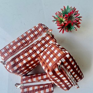 3-Piece Quilted Cosmetic <b>Toiletry</b> Bag Set Brown White Checkered Pattern Zipper Closure Multi-Function <b>Storage</b> Bags - Product Image 2