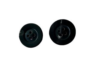 Vente de bouton rond en corne de buffle mate à quatre yeux de haute qualité bouton en corne de différentes couleurs pour vêtement - Product Image 4