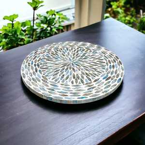 Bandeja Giratoria de Lujo con Incrustaciones de Perlas, Elegante Organizador Lazy Susan de Madreperla para Comedor, Tocador y Salas de Estar - Product Image 4