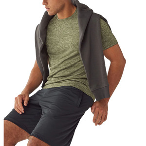Camiseta de cuello redondo para hombre, manga corta, tejida, lisa, informal, para uso diario, con logo personalizado, proveedor mayorista de Pakistán y China, personalizable. - Product Image 1