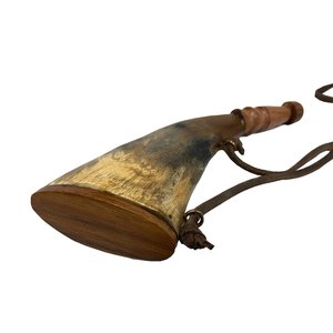 Corneta Tradicional de Búfalo Grande con Cordón de Cuero, Instrumento Musical Tradicional a Precio Económico - Product Image 3