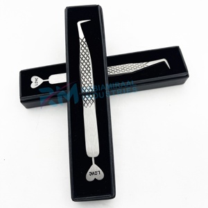 แหนบต่อขนตา RMI Silver Shin Tip ด้ามจับเพชร ลายหัวใจ ด้านล่างเป็นรูปหัวใจ และบรรจุในกล่องการ์ดแบบแหนบเดี่ยว - Product Image 1
