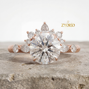 Anillo de Compromiso de Lujo con Diamante Redondo Brillante de 3.47 Quilates, Halo, EF VS1, Plateado en Plata, Diseño Floral, Diamante en Forma de Pera, para Boda - Product Image 2