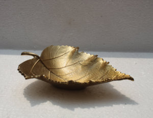 Plateau décoratif en aluminium recouvert d'or de feuille Plateau décoratif de Noël ou plateau de table de décoration intérieure Plateaux en aluminium de qualité supérieure - Product Image 1