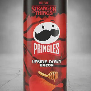 ราคาขายส่ง ขนมมันฝรั่งทอดกรอบรสเบคอน Stranger Things x Pringles Upside Down 100 กรัม รุ่นพิเศษ ของสะสม - Product Image 3
