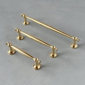 Tirador de armario de latón macizo de primera calidad con diseño floral, herrajes de lujo para gabinetes, muebles decorativos en oro antiguo para decoración del hogar y hoteles - Product Image 1