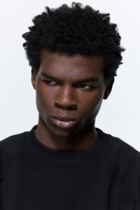 เสื้อสเวตเตอร์แขนยาวผู้ชายดีไซน์เรียบง่ายเสื้อแนวสตรีท - Product Image 2