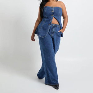 Vaqueros de mezclilla de mujer de talla grande personalizados, de cintura alta y pierna ancha, con cierre de botones, azul lavado a la piedra, estilo casual de primavera - Product Image 1