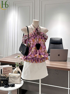 Conjunto de 2 Piezas para Mujer, Estilo Halter sin Mangas, Ligero y Femenino, con Estampado Floral, Hecho en Vietnam, Mezcla de Algodón Transpirable, con Pantalones Cortos hasta la Rodilla - Product Image 2