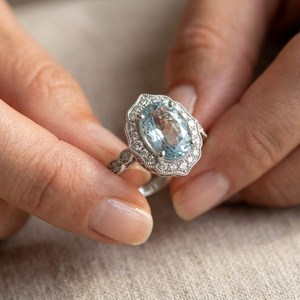 แหวนอะความารีนทรงรีธรรมชาติ เงินแท้ 925 ชุบทอง 14K เครื่องประดับหรูหรา แหวนอะความารีนสวยสง่าสำหรับผู้หญิง - Product Image 6