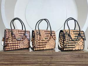 Sac fourre-tout élégant en cuir de vachette travaillé à la main avec bandoulière, motif à carreaux de créateur, style western, sac à main pour femmes - Product Image 4