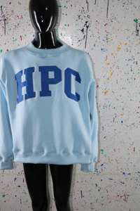 Sudadera HPC SKY BLUE con cuello alto, 100% azul marino, con apliques bordados, cuello ancho, hilos finos. - Product Image 2