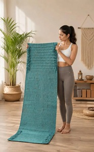 Tapete de Ejercicio de Chenilla Hecho a Mano, Rectangular, Color Verde Azulado, con Base de Goma Antideslizante, Estilo Contemporáneo, para Uso Doméstico - Product Image 2
