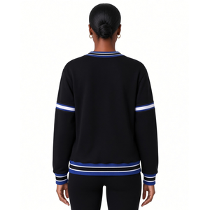Sudadera de Felpa Personalizada con Parche de Chenilla Zeta Phi Beta para Mujer, Color Negro 1920, con Mangas a Rayas Blancas y Azul Rey - Product Image 4