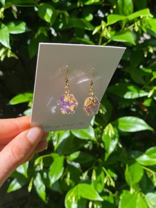 ต่างหูเรซิ่นดอกไม้ฟอร์เก็ตมีน็อตแบบดั้งเดิม ทำมือ เป็นมิตรกับสิ่งแวดล้อม พร้อมดีไซน์ดอกไม้แห้งแท้สำหรับผู้หญิง - Product Image 2