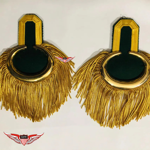 Epaulette de Flecos de Hilo Dorado y Negro Hecho a Mano, Accesorio de Uniforme Ceremonial, Ecológico, Estilo Napoleónico - Product Image 1