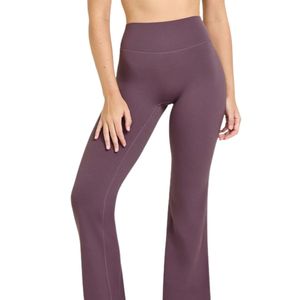 2026 Women's High-Waist Yoga Gym Custom Logo Scrunch Butt <b>Flared</b> Yoga <b>Leggings</b> High Waist Quick Dry Gym Fitness Pants OEM ODM - Product Image 1