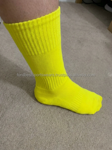 Chaussettes athlétiques montantes pour femmes de haute qualité, orange, à imprimé numérique uni, en Spandex/Polyester et Coton, respirantes, avec revers antidérapant, pour usage quotidien - Product Image 2