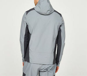 ชุดแจ็คเก็ตและกางเกงกันลมกันน้ำสำหรับผู้ชาย พิมพ์โลโก้ได้ตามสั่ง ขายส่ง เหมาะสำหรับการฝึกซ้อมกลางแจ้ง ระบายอากาศได้ดี น้ำหนักเบา - Product Image 6