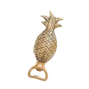 Abridor de Botellas de Metal Dorado Estilo Piña, Resistente, Apto para Lavavajillas, Personalizable, para Servicio de Bebidas Comercial - Product Image 1