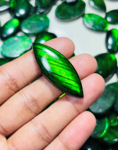 Cabochon de Labradorite vert AAA lisse fait à la main en forme de mélange de pierres précieuses semi-précieuses en vrac toutes tailles de pierres précieuses naturelles - Product Image 1