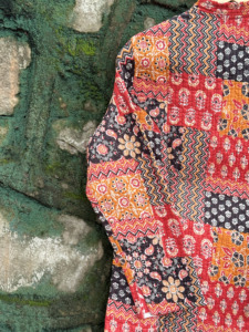 เสื้อแจ็คเก็ตผ้าควิลท์สีแดงสไตล์วินเทจสำหรับผู้หญิง ลายดอกไม้พิมพ์ลายโบโฮ เสื้อคลุมผ้าฝ้ายงานฝีมือ ขายส่ง - Product Image 4