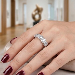 Anillo Clásico de Moissanita con Corte Redondo y Cinco Piedras en Halo, Plata de Ley 925 Original, Moderno, para Boda, Compromiso, Regalo para Amigos - Product Image 3