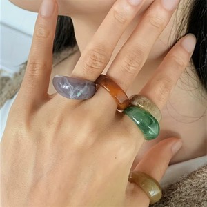 Juego de Anillos de Resina de Lujo, Anillos Acrílicos Personalizados, Joyería de Moda para Mujeres y Niñas - Product Image 1