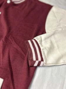 Chaqueta de béisbol vintage personalizada para hombres University College Varsity Kids Bomber Temporada de invierno Tela polar Manga de cuero en blanco - Product Image 3