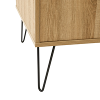 Table basse moderne en bois avec porte coulissante et compartiment de rangement ouvert, pieds en forme d'épingles à cheveux noirs pour salon, maison, appartement
