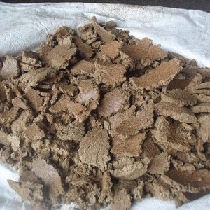 Achetez du tourteau d'expeller de palmiste de haute qualité pour l'alimentation des poissons et du bétail – Qualité supérieure, livraison rapide, emballé en sac pratique - Product Image 4