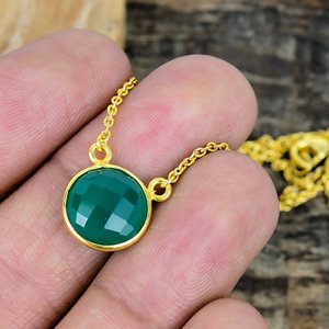 Collar de Piedras Preciosas de Ónix Verde Natural en Forma Redonda, Cadena de Plata de Ley 925 con Micras de Oro de 18k - Product Image 1